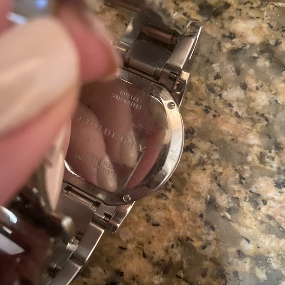 Burberry watch - Picture 3 of 3